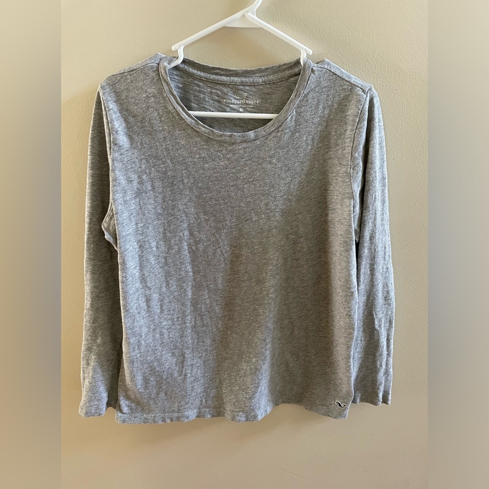 Vineyard vines gray medium long sleeve top